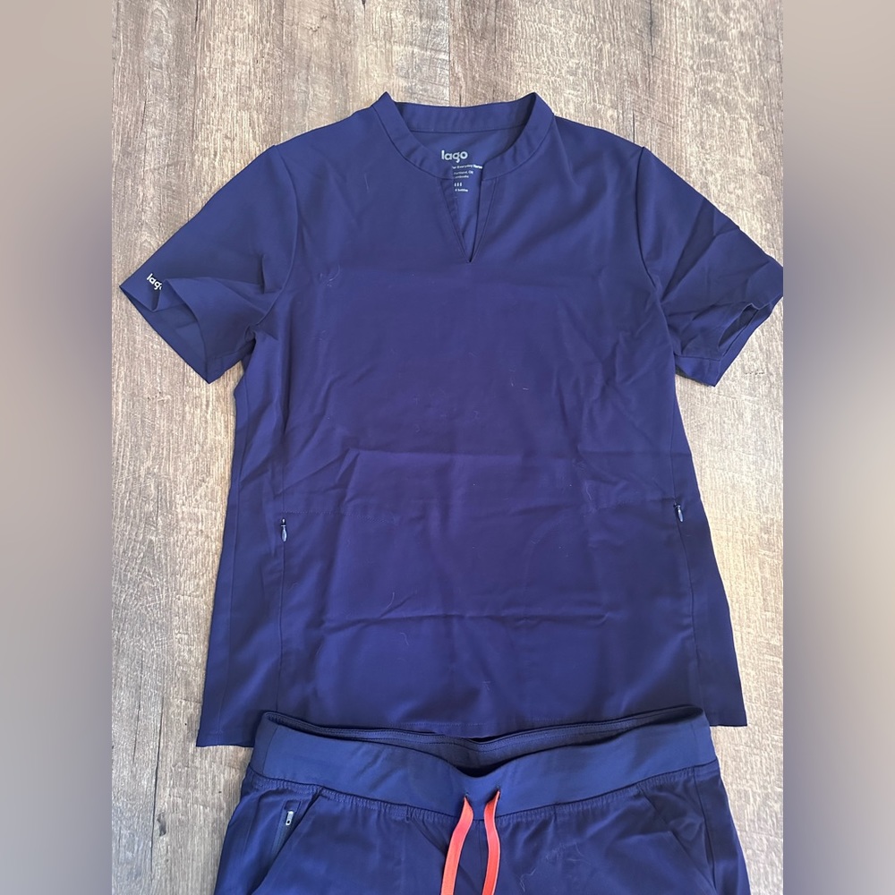 Lago Scrubs - Picture 2 of 5